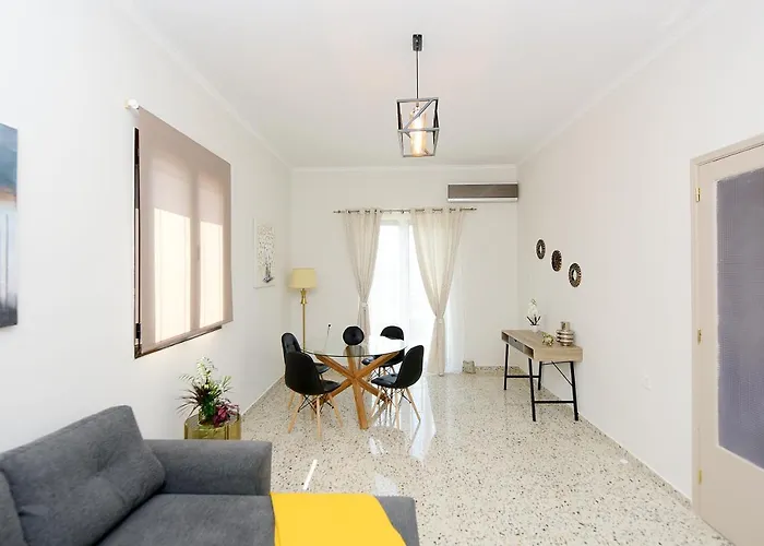 Holiday home Alion House *