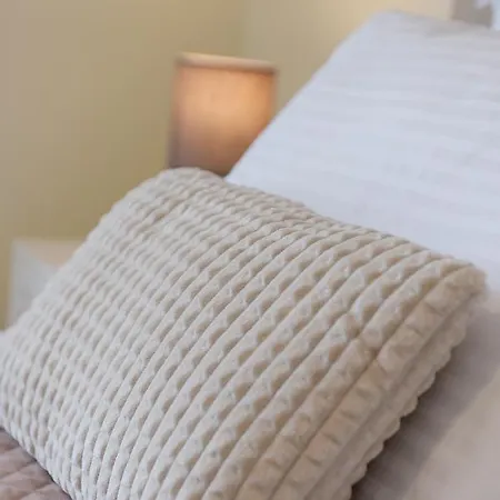 Alion House Case de vacanță